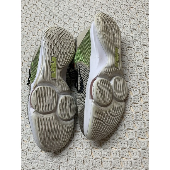 Nike Lebron Witness IV 4 String Black Volt Basketball Shoes BV7427-200 Men's 14 - Picture 6 of 8